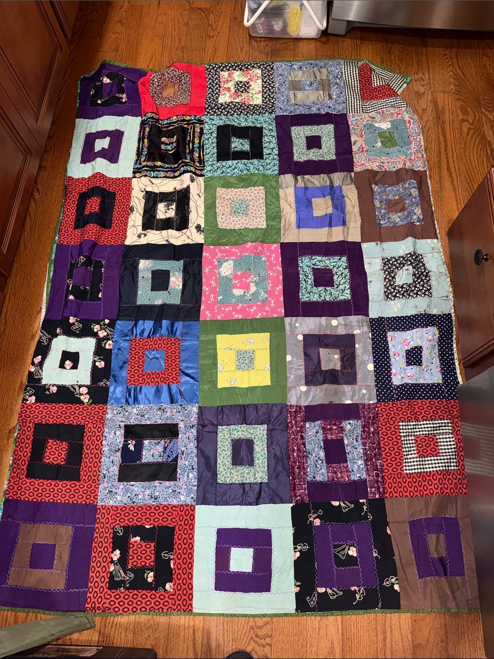 Vintage Handmade Patchwork Quilt Throw in Multicolor